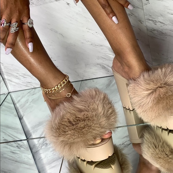 🧸 LORI Chunky Fur Heel 🧸 - Picture 4 of 8